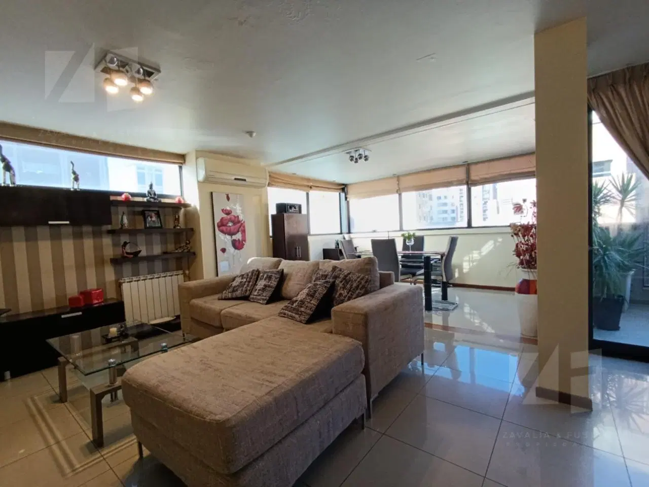 Departamento de 3 dormitorios con terraza cerrada y balcón en el Centro 2