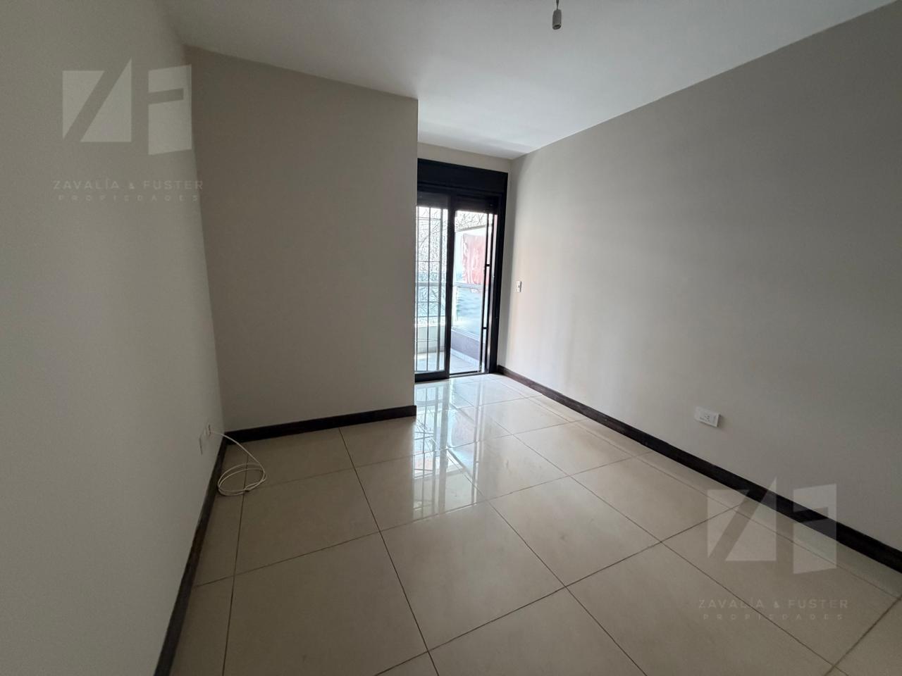 Foto de Frente, Balcon a Metros de Av, Estreda, imagen 3