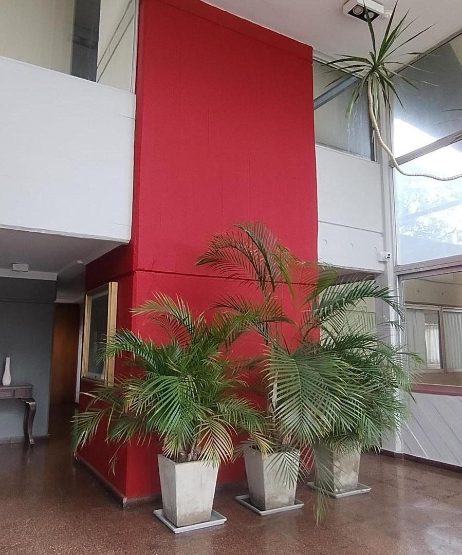 Departamento en venta con 4 dormitorios y cochera