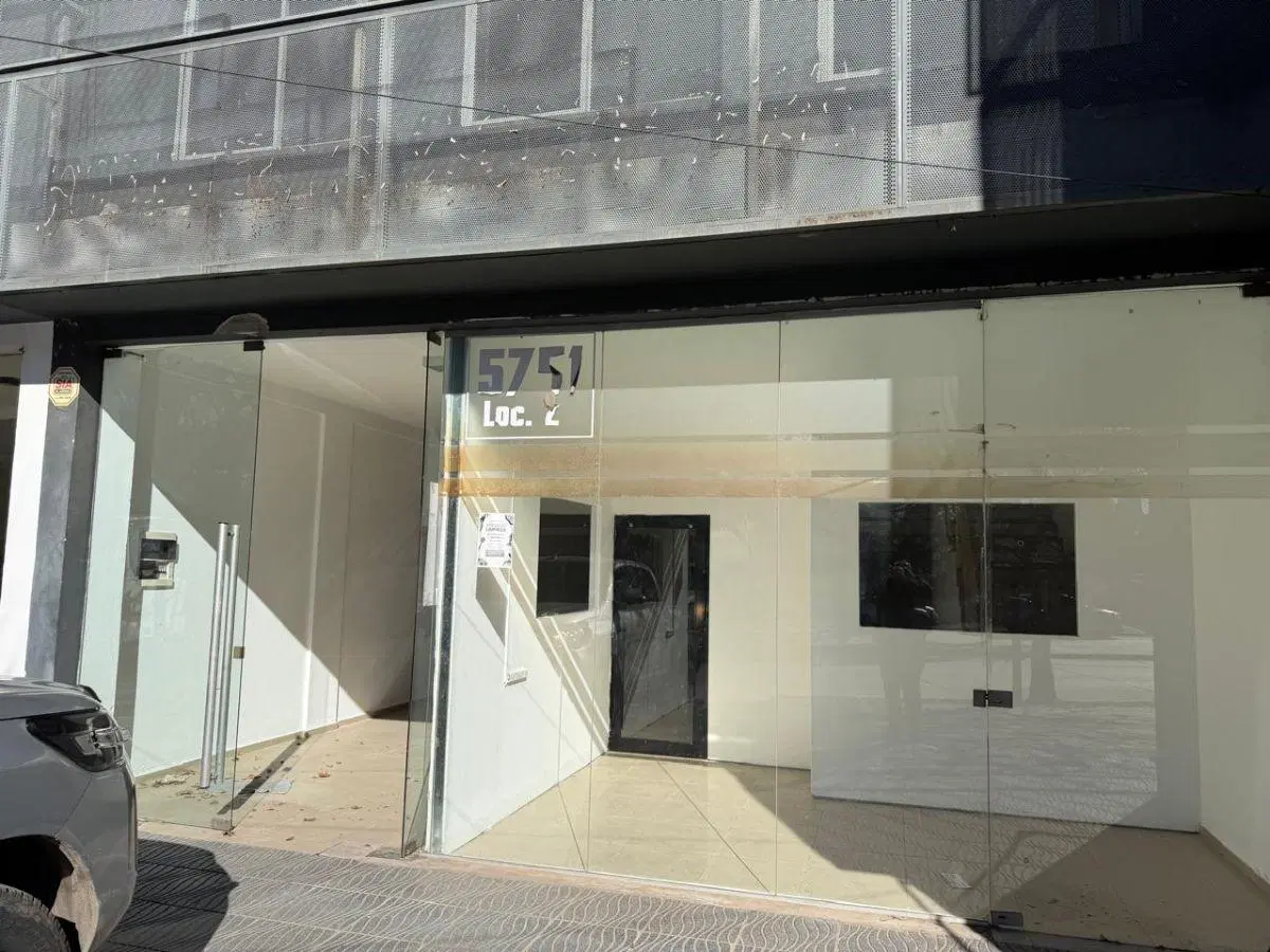 Local en alquiler sobre importante avenida 3