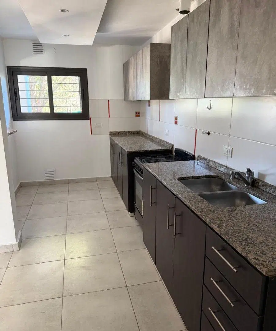 Casa en alquiler en Barrio Rincon Bonito zona Paseo Rivera 5
