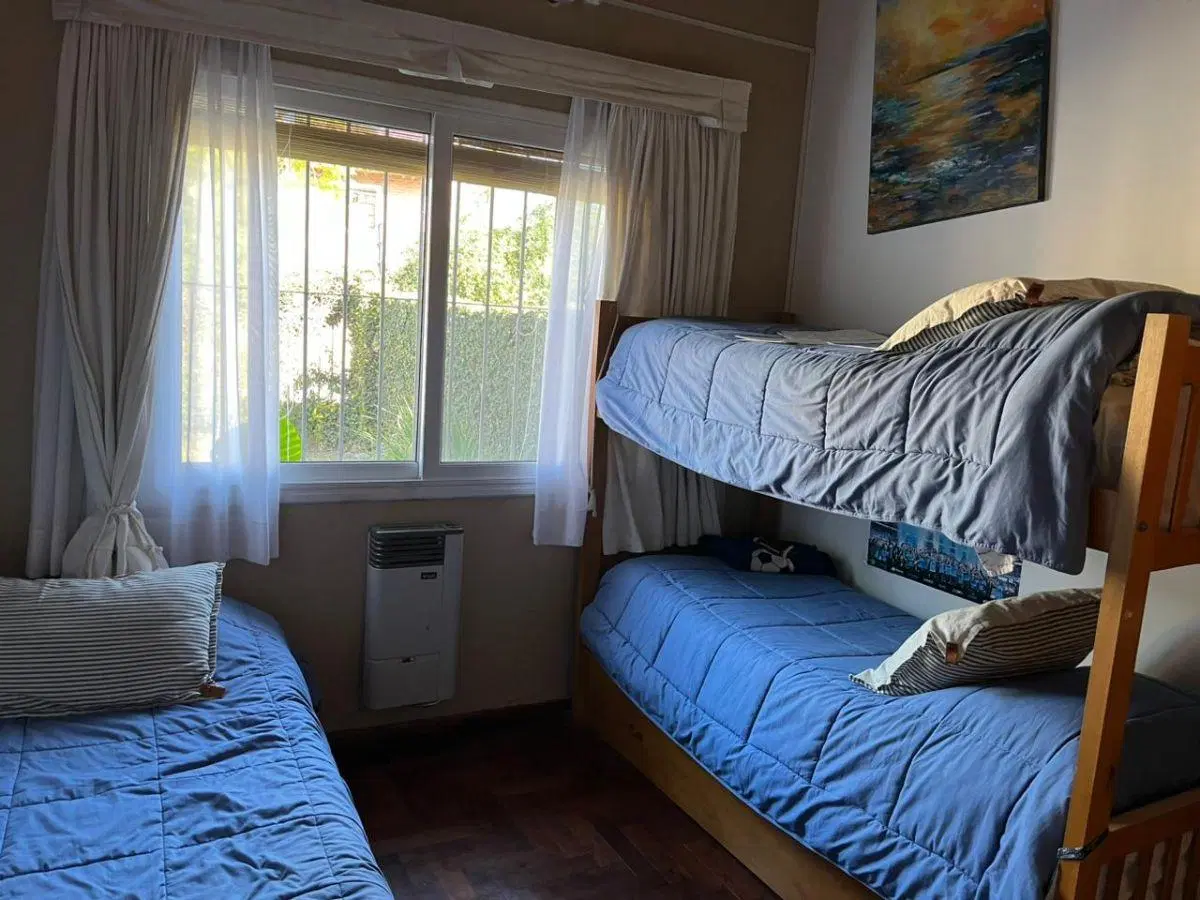 Casa en alquiler en Arguello 8