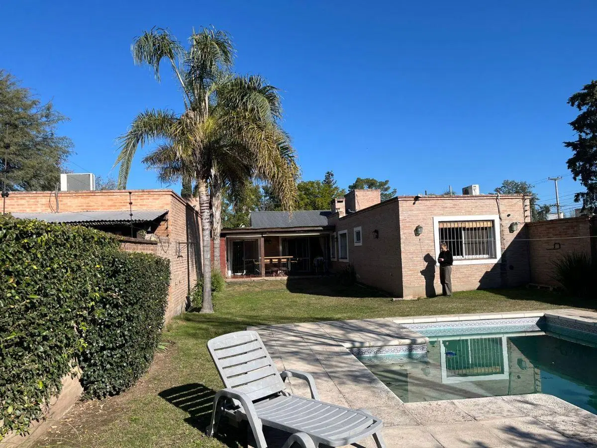 Casa en alquiler en Arguello 1