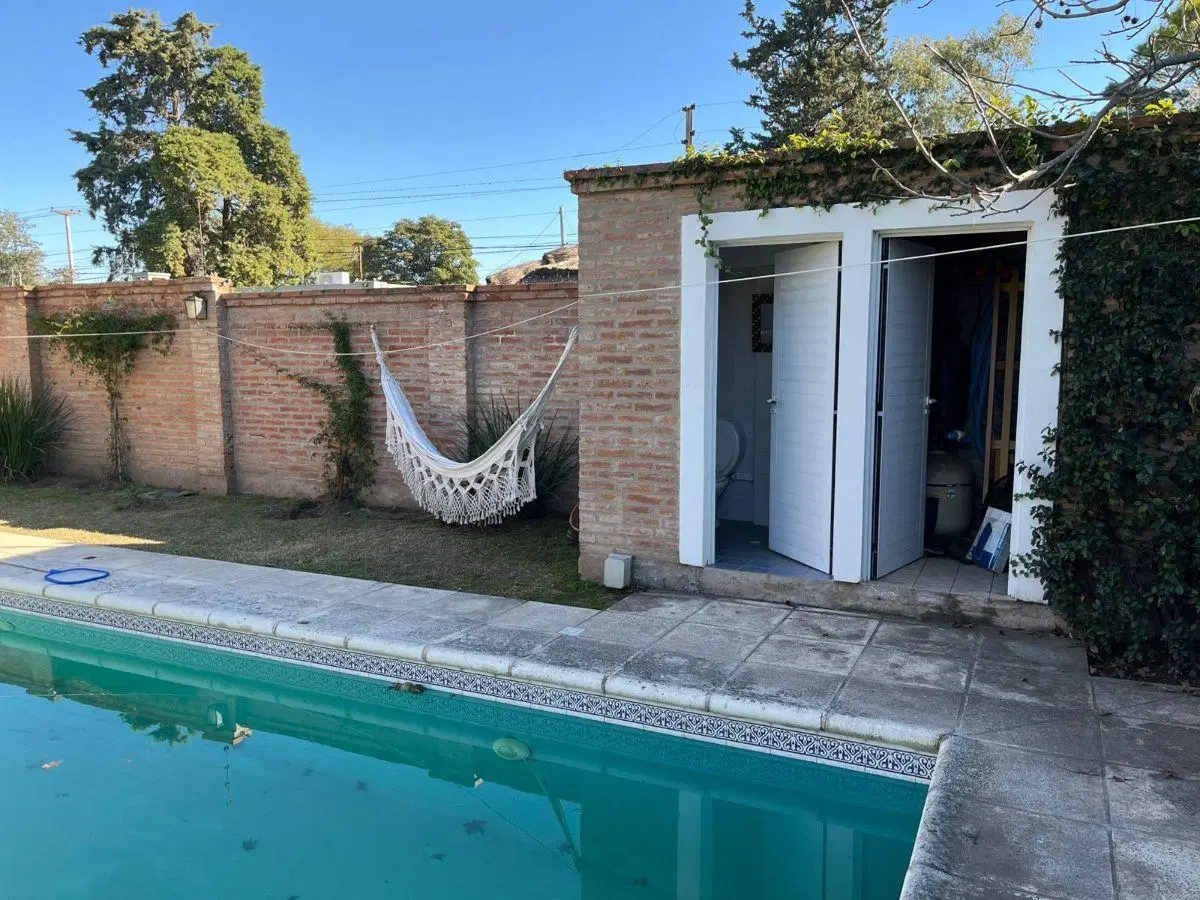 Casa en alquiler en Arguello 2