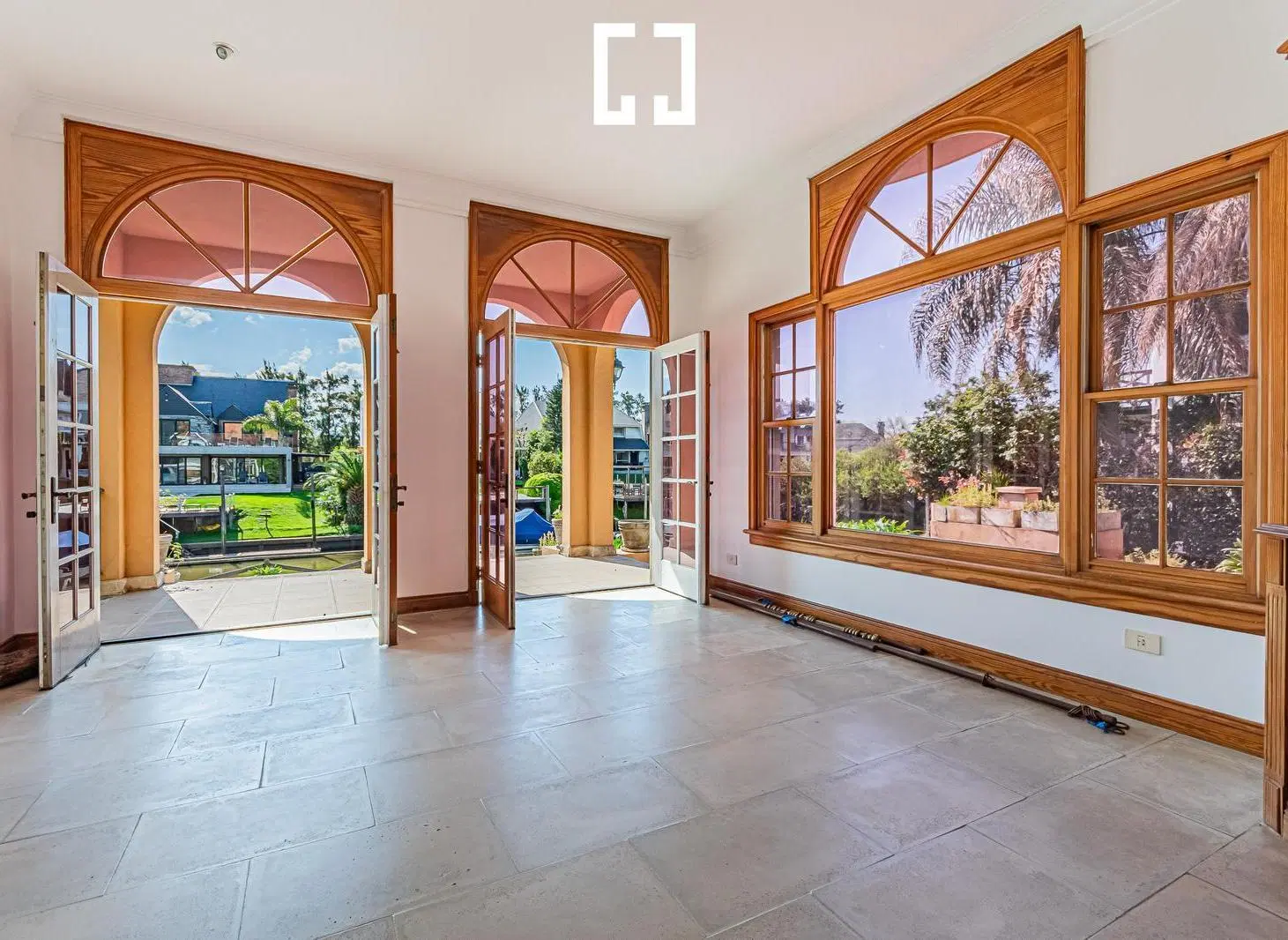 VENTA CASA 7 AMB COCHERAS AMARRA SAN FERNANDO SAN ISIDRO MARINA DEL SOL 2