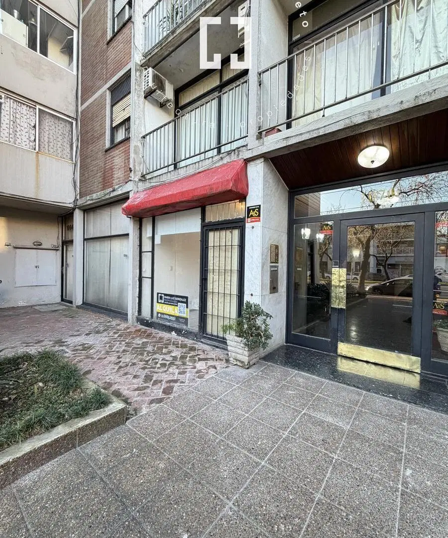 OPORTUNIDAD DE ALQUILER DE LOCAL COMERCIAL EN CENTRO DE SAN ISIDRO 5