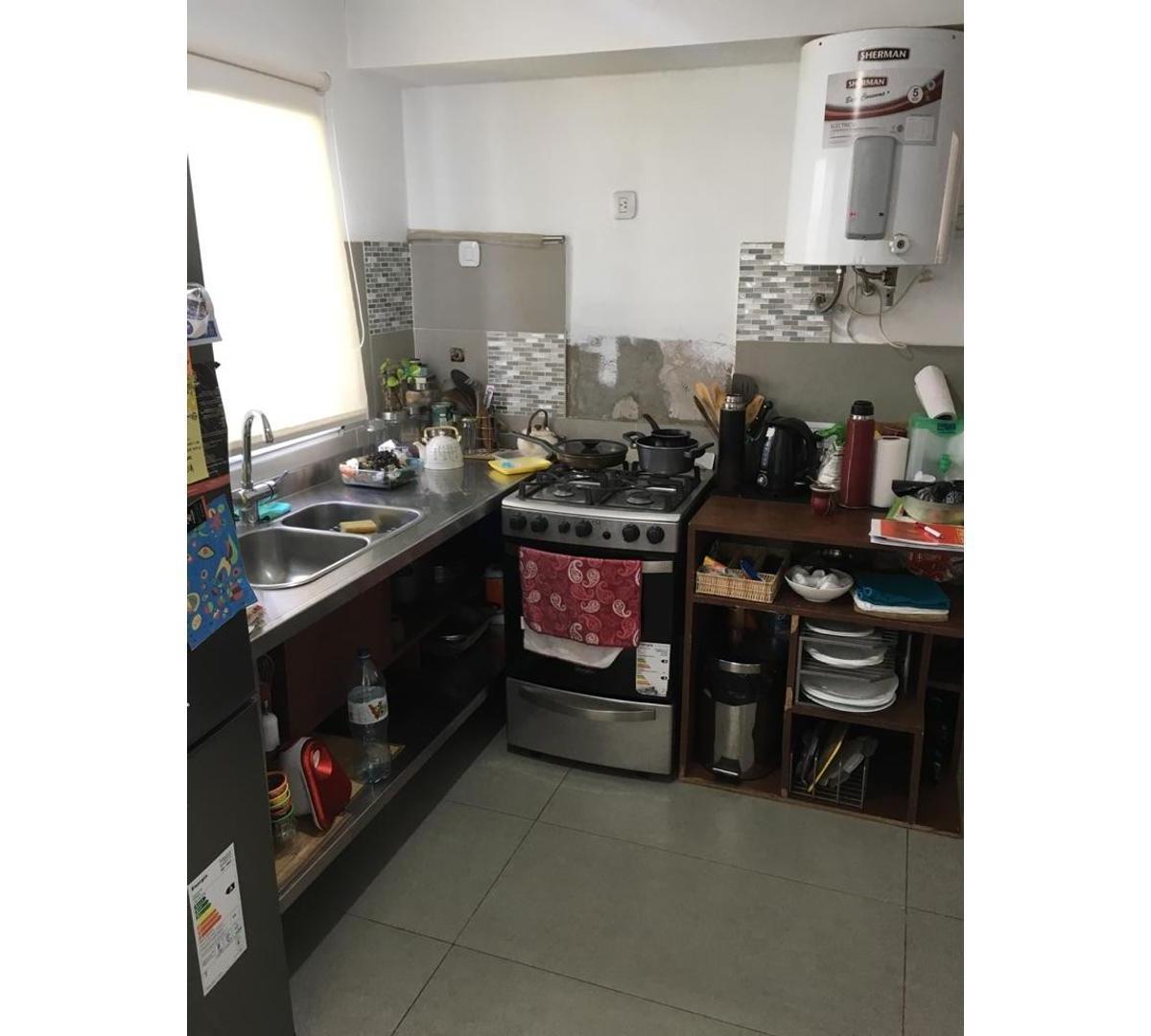 hermoso dpto 2 ambientes amplio con 3 balcones en el centro