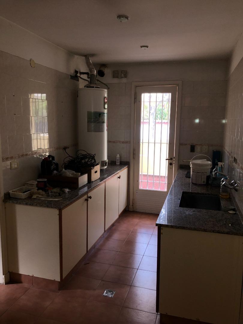 Imponente Chalet de 3 Plantas en El Corazón de La Lucila 4