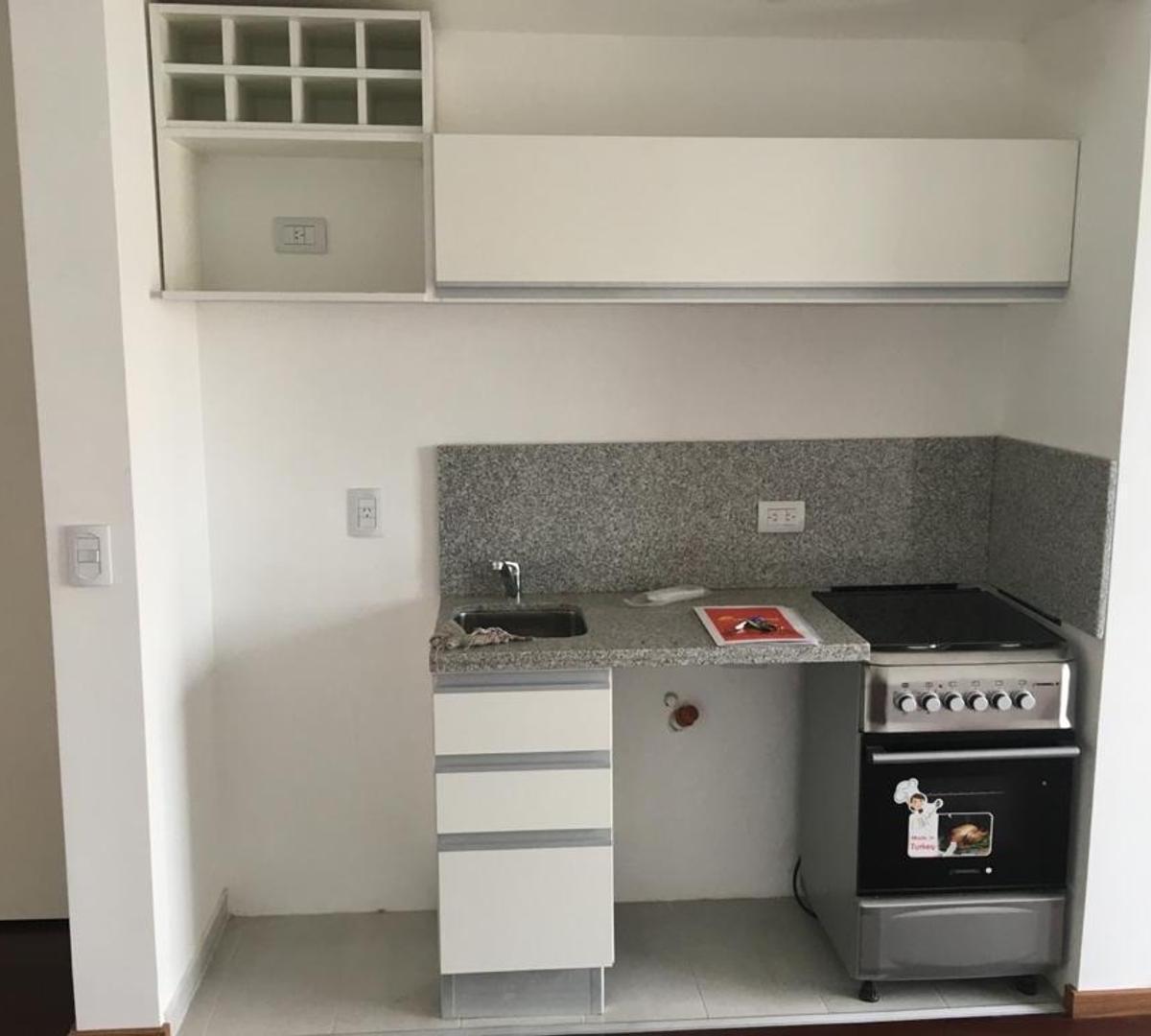 Hermoso Dpto Monoambiente Al Frente con Balcon y Parrilla 5