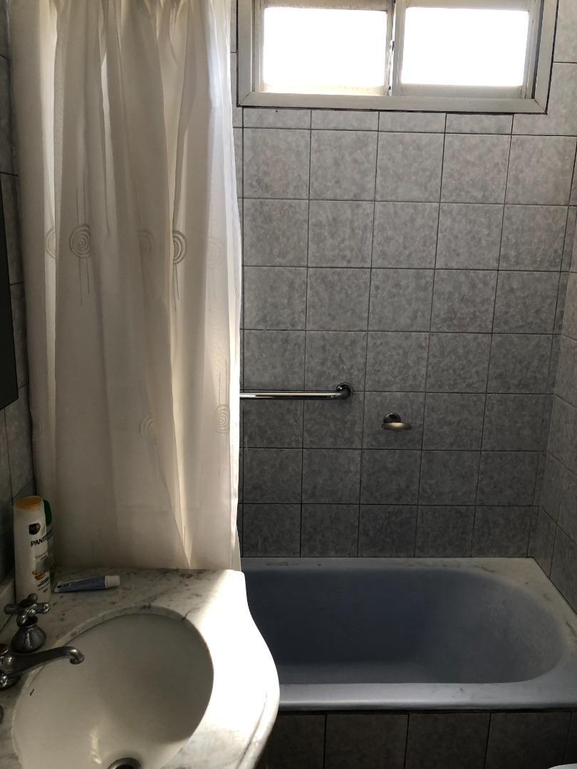 Cómodo depto de /4 amb en el centro de Olivos