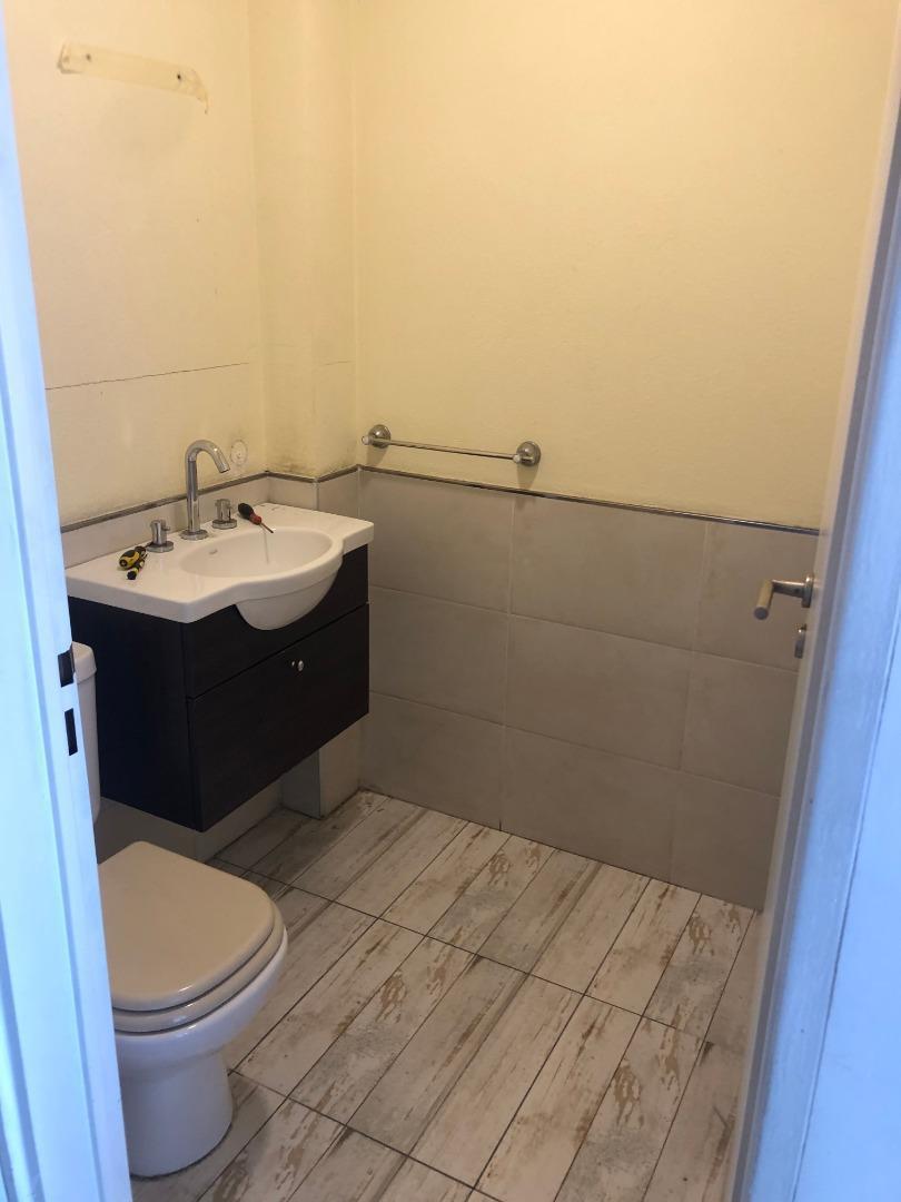 Moderno depto 3,5 ambientes en dx c/cochera olivos centro