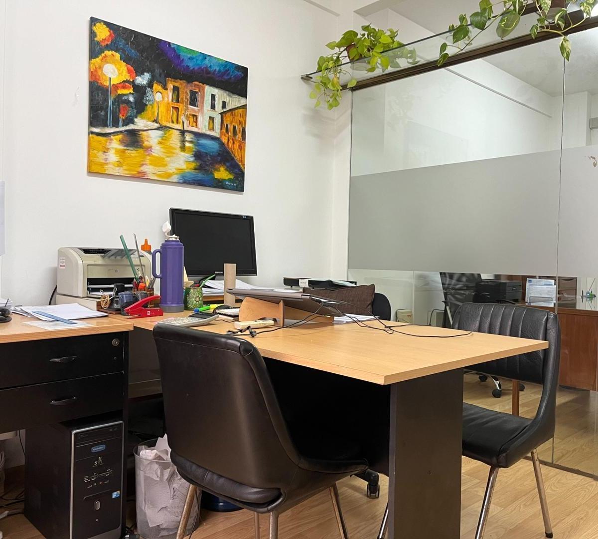 Hermosa oficina en venta s/Av Maipu al 1300