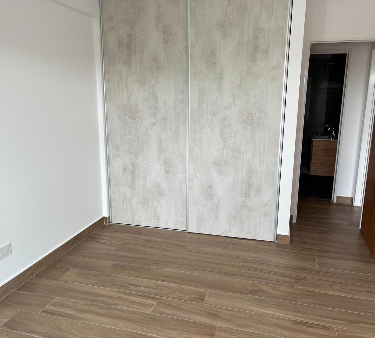 Foto de Excelente depto de 3 amb a estrenar c/suite, coch y bcon, imagen 3