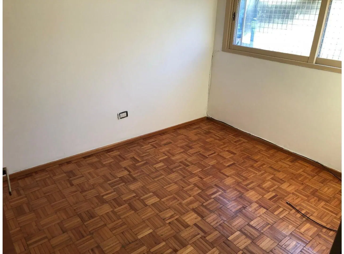 Simpatico 3 ambientes reciclado a nuevo a mts. de Av. Maipu 4