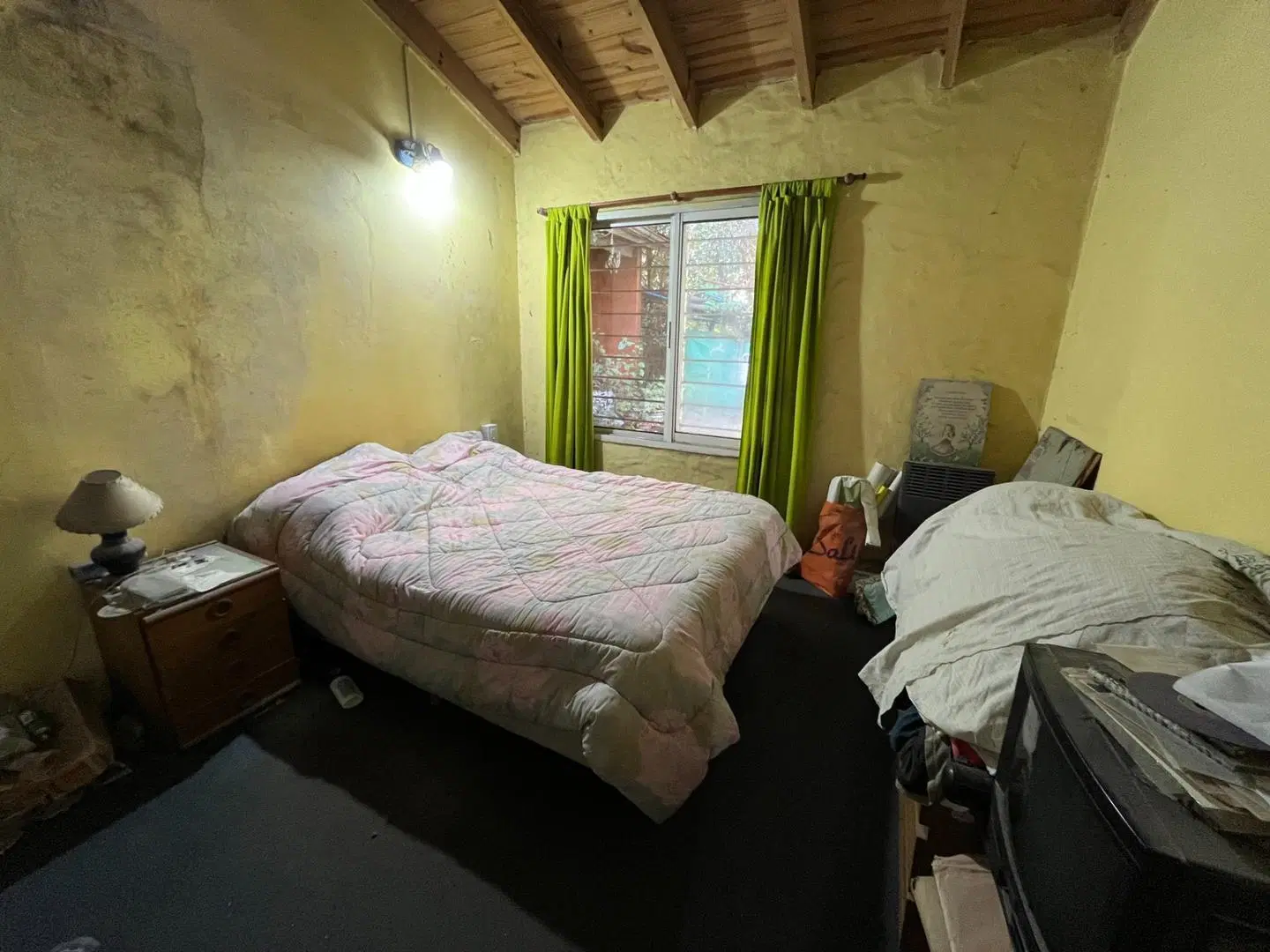 Chalet en 1 planta s/lote de 10x37 p/reciclar 4