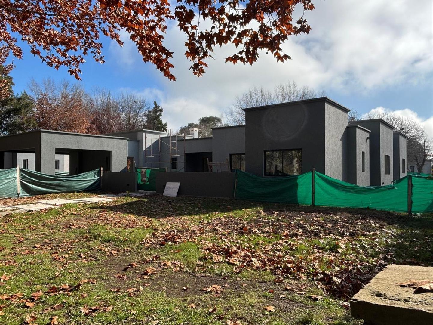 hermosa casa a estrenar en Haras del sol sobre 1620 m2 lote