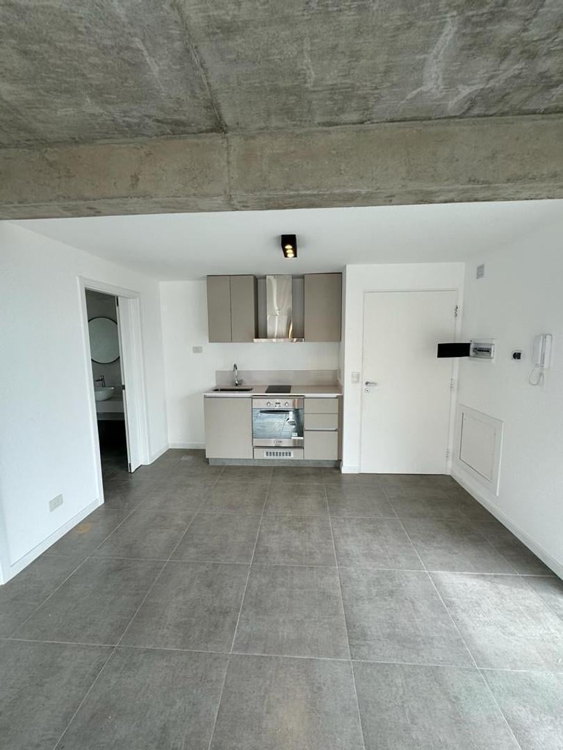 Foto de Moderno 2 amb con vista al rio, piscina, sum y cochera, imagen 1