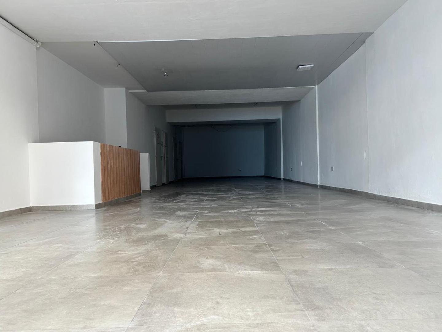 Foto de Amplio local a metros de 9 de Julio, zona facultades, imagen 5