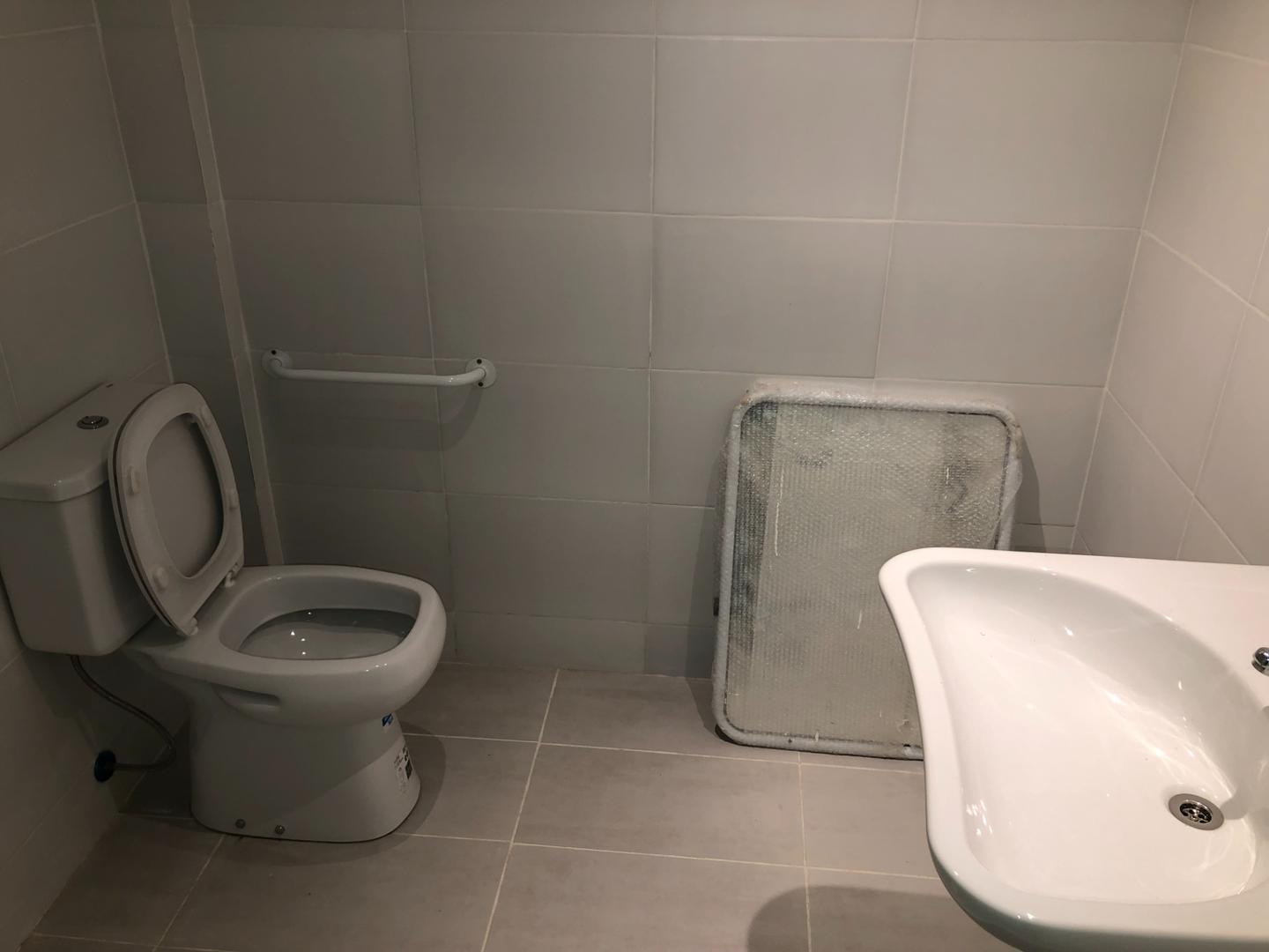 Foto de Amplio local a metros de 9 de Julio, zona facultades, imagen 2