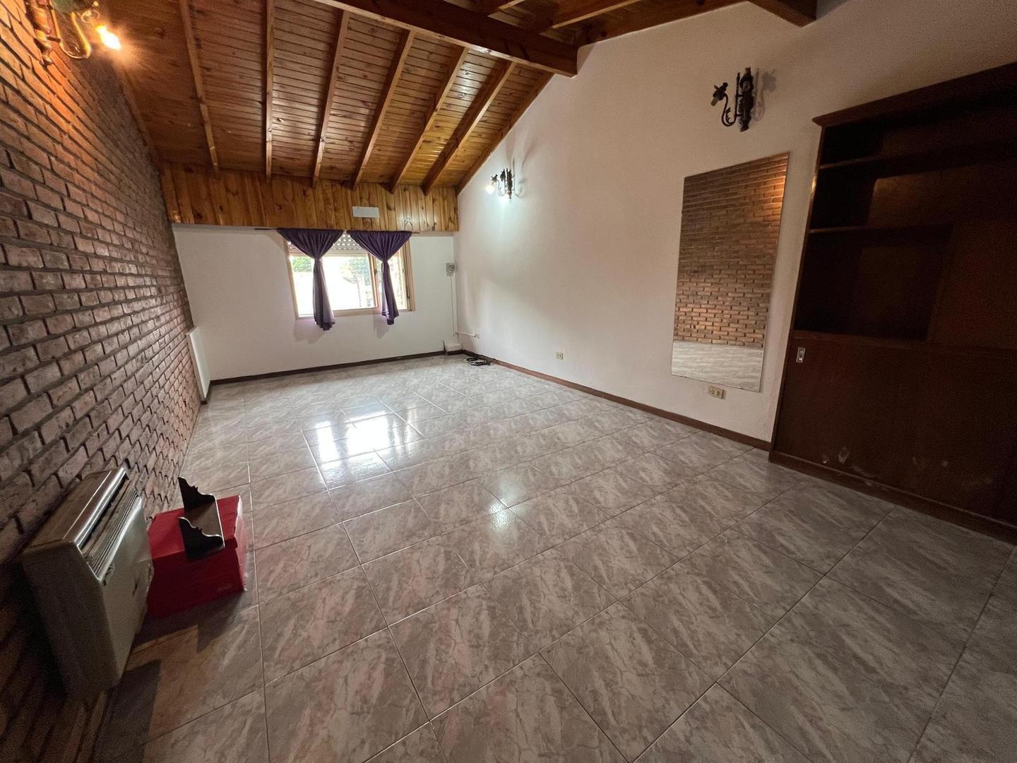 Foto de ph 1° piso xescalera 1ambiente con dos patios t /75 m2, imagen 3