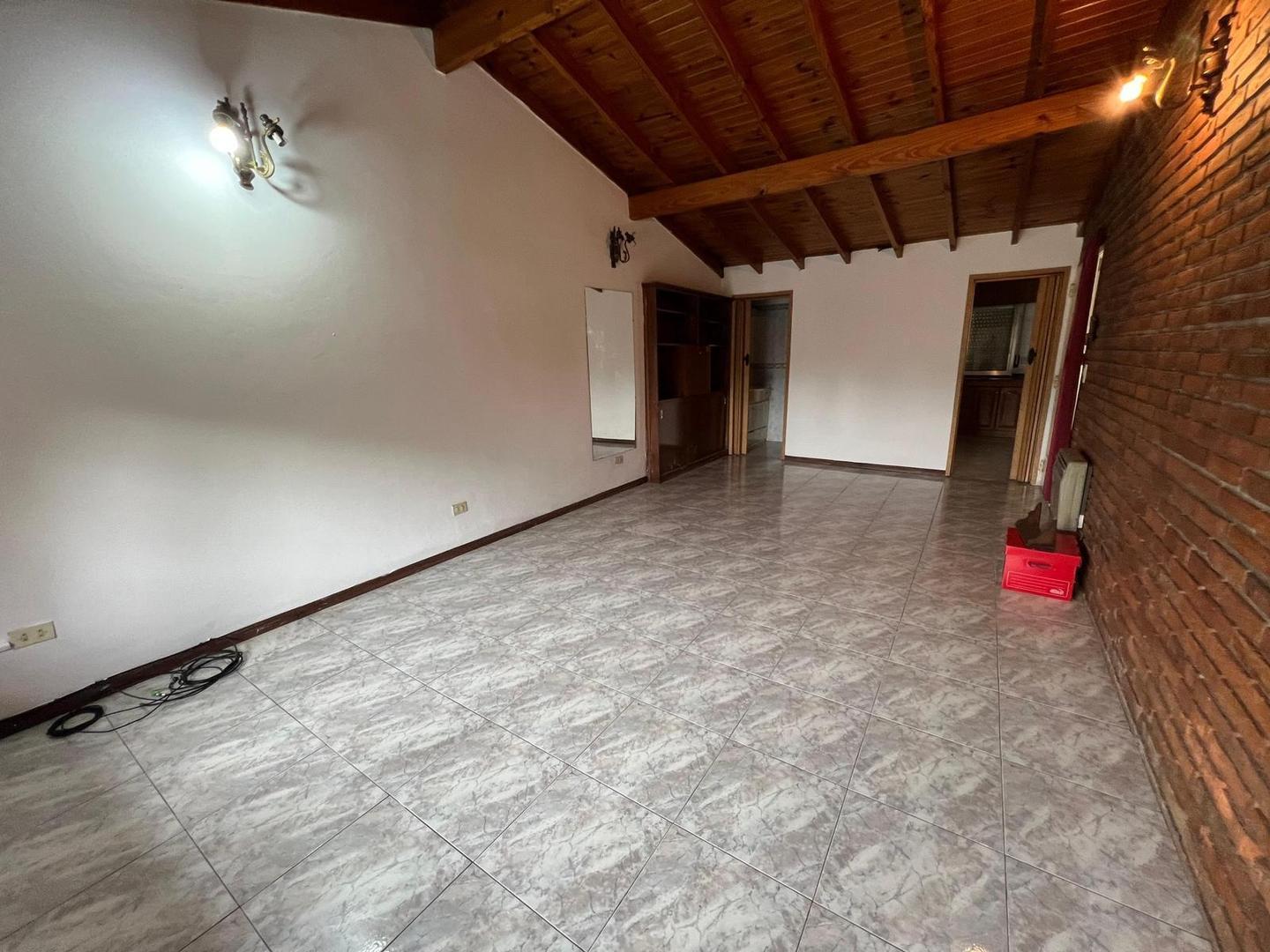 Foto de ph 1° piso xescalera 1ambiente con dos patios t /75 m2, imagen 5