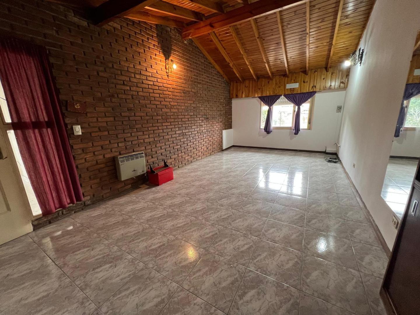Foto de ph 1° piso xescalera 1ambiente con dos patios t /75 m2, imagen 4