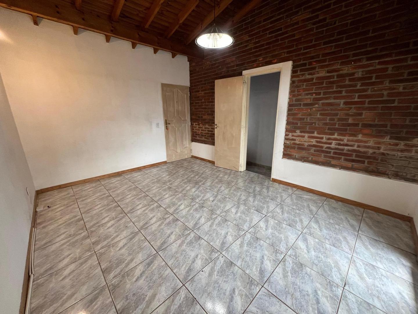 Foto de PH al frente con balcón por escalera Villa Ballester, imagen 5