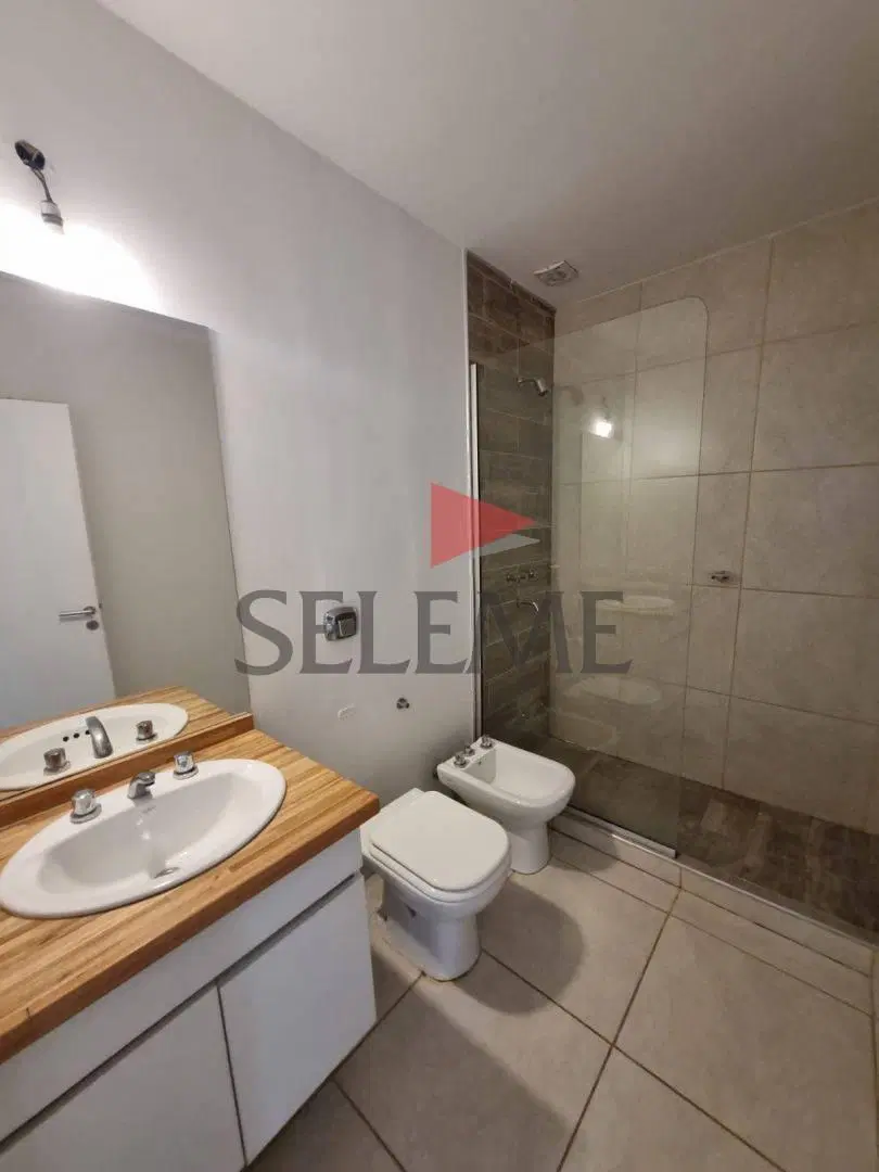 Casa 3 dormitorios en alquiler - Centenario 5