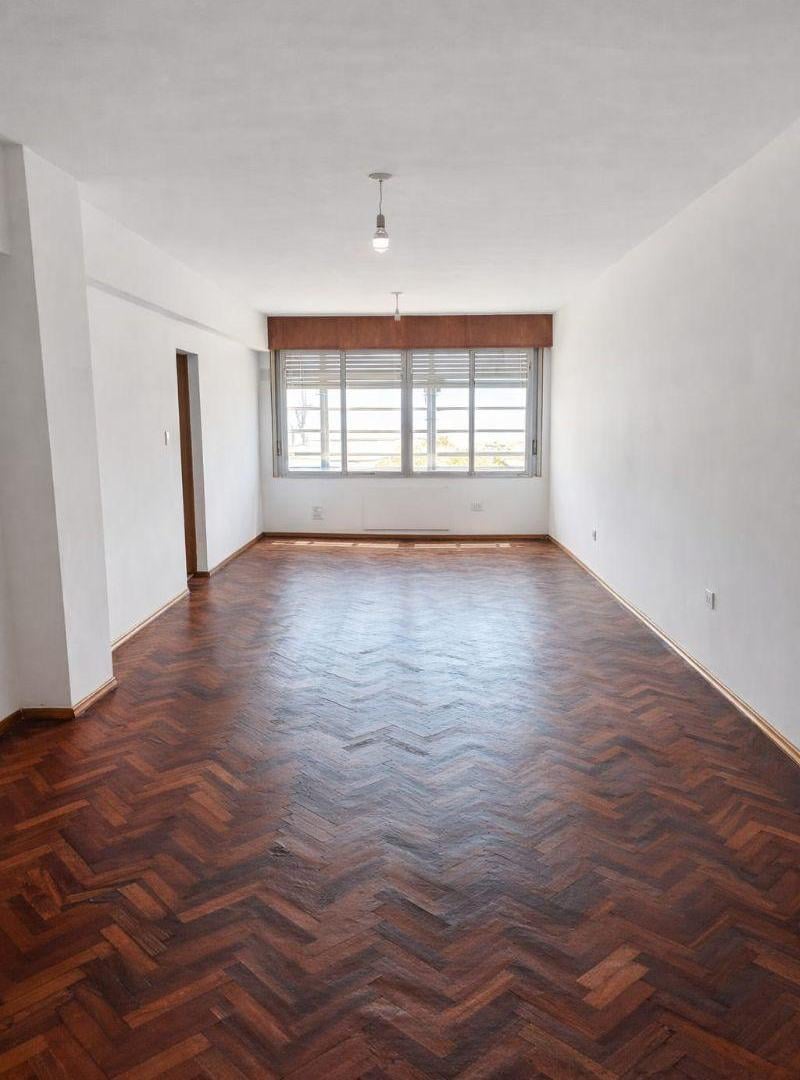 VENDE MONOAMBIENTE EN PLENO CENTRO