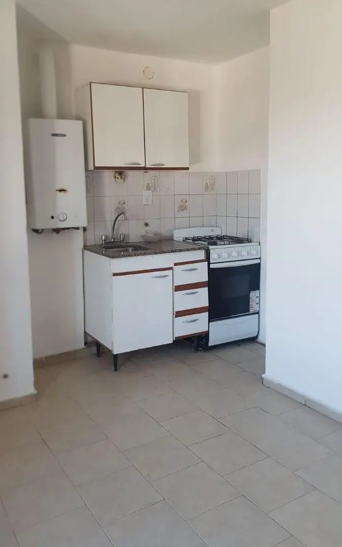 ALQUILA DPTO 1 DORMITORIO EN BARRIO CENTRO 2