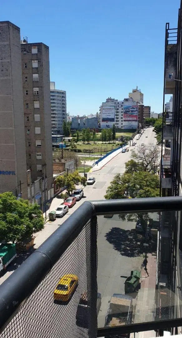 ¡En Alquiler Luminoso Semipiso de 2 Dormitorios con Balcón! 5