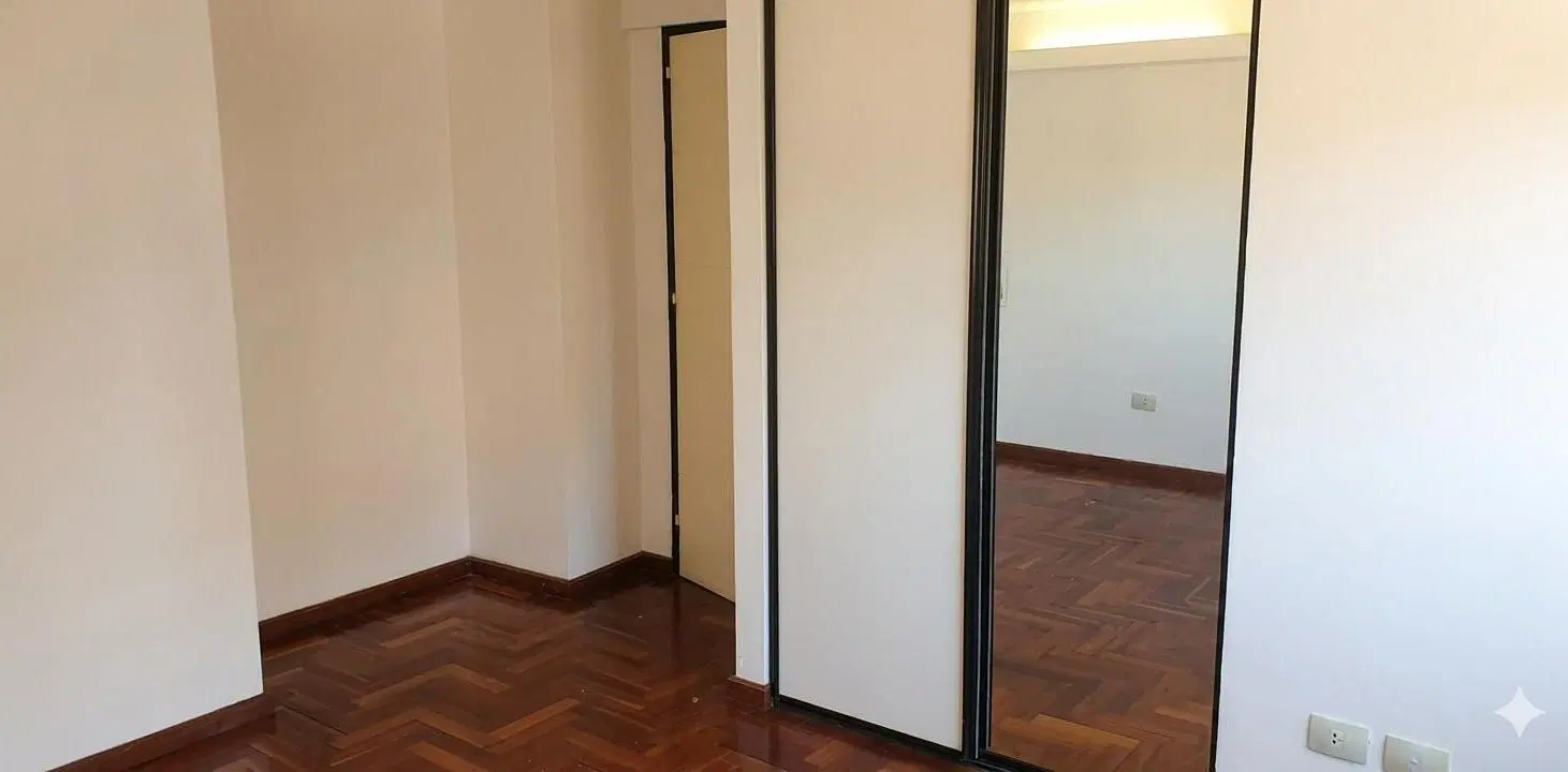 ¡En Alquiler Luminoso Semipiso de 2 Dormitorios con Balcón! 4