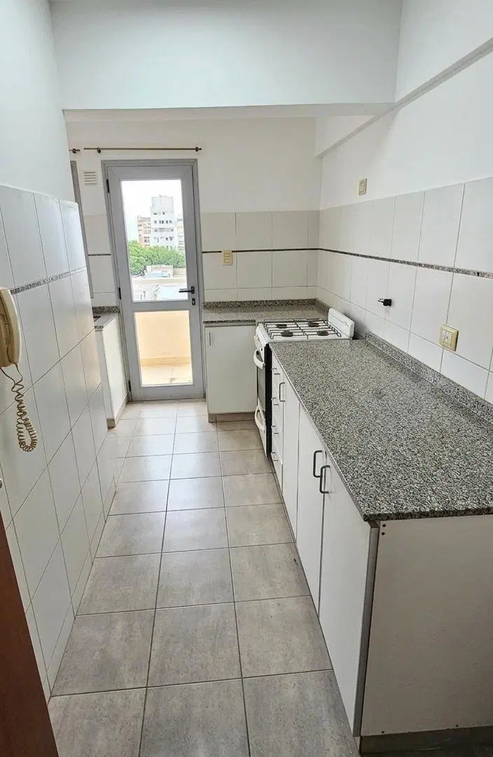 Hermoso Depto 2 Dorm y Balcon en B General Paz 3