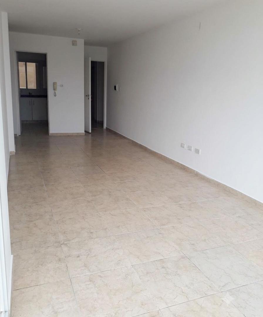 Foto de DEPTO 2 DORM Y AMPLIO BALCON - ZONA CASA DE GOBIERNO, imagen 1