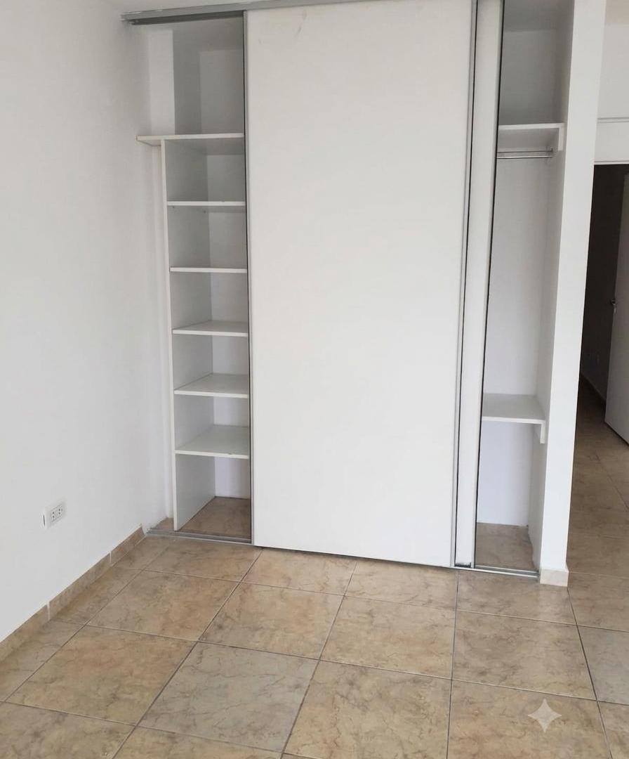 Foto de VENDE Depto 2 Dorm y Amplio Balcon - Zona Casa de Gobierno, imagen 5