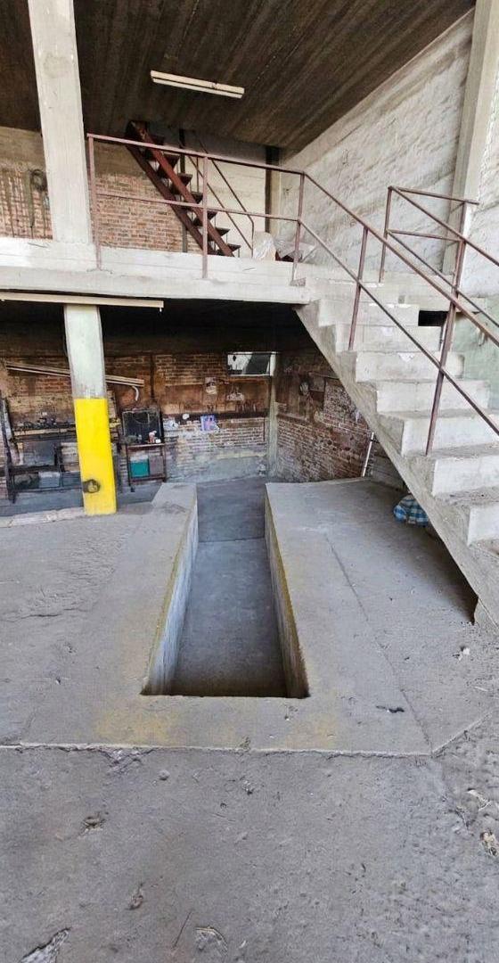 Foto de Galpon de 300 m² en alquiler en Villa Cabrera, imagen 1