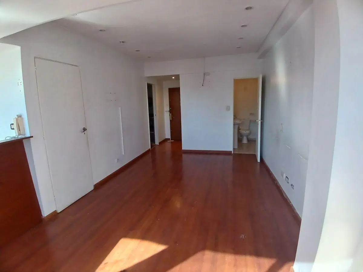 OPORTUNIDAD!
VENTA OFICINA ZONA CENTRO PROXIMA A CORRIENTES Y CALLAO 3
