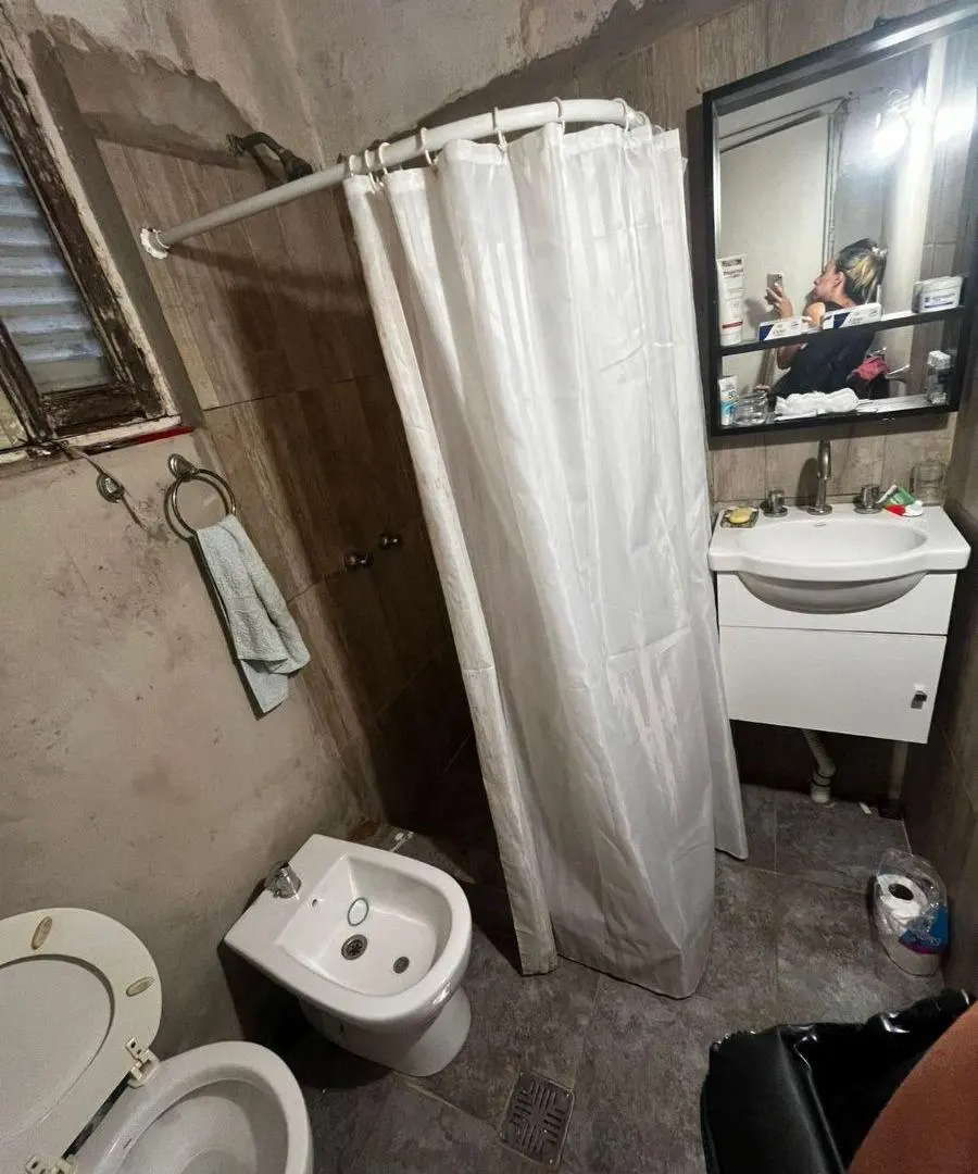 Casa en venta con Locales en excelente zona 4