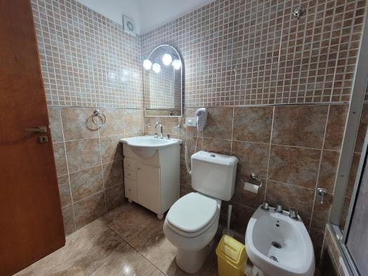 Departamento a metros del mar con parrilla y terraza privada (1555)