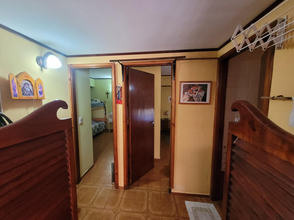 Hermosa Casa de Dos Plantas + Departamento de 3 Ambientes 1