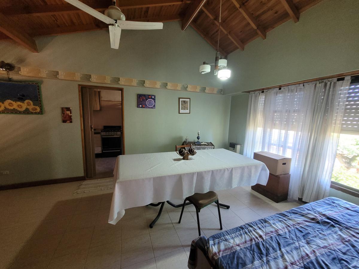 Hermosa Casa de Dos Plantas + Departamento de 3 Ambientes 4