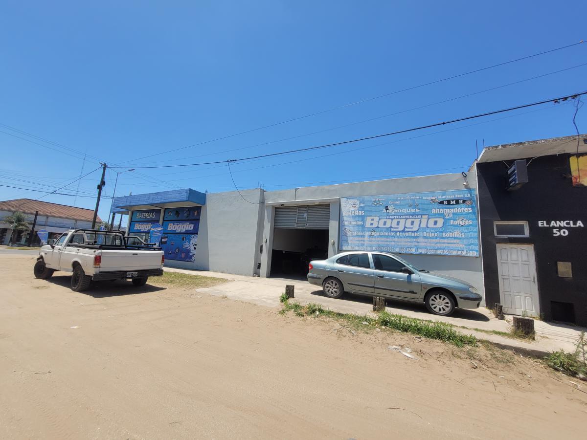 Espectacular Esquina en Venta en Mar de Ajó 2