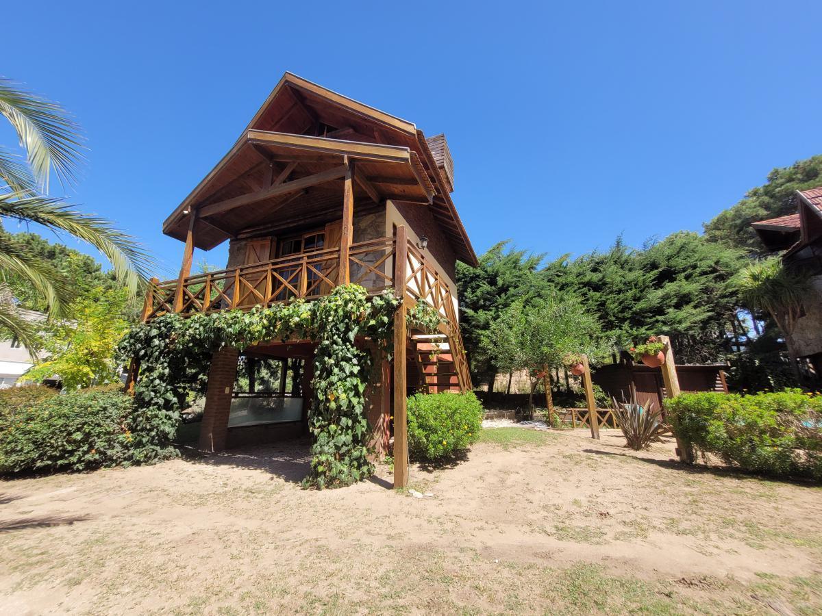 Complejo Vacacional de 6 Cabañas en Nueva Atlantis 2