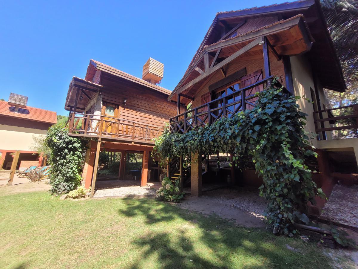 Complejo Vacacional de 6 Cabañas en Nueva Atlantis 5