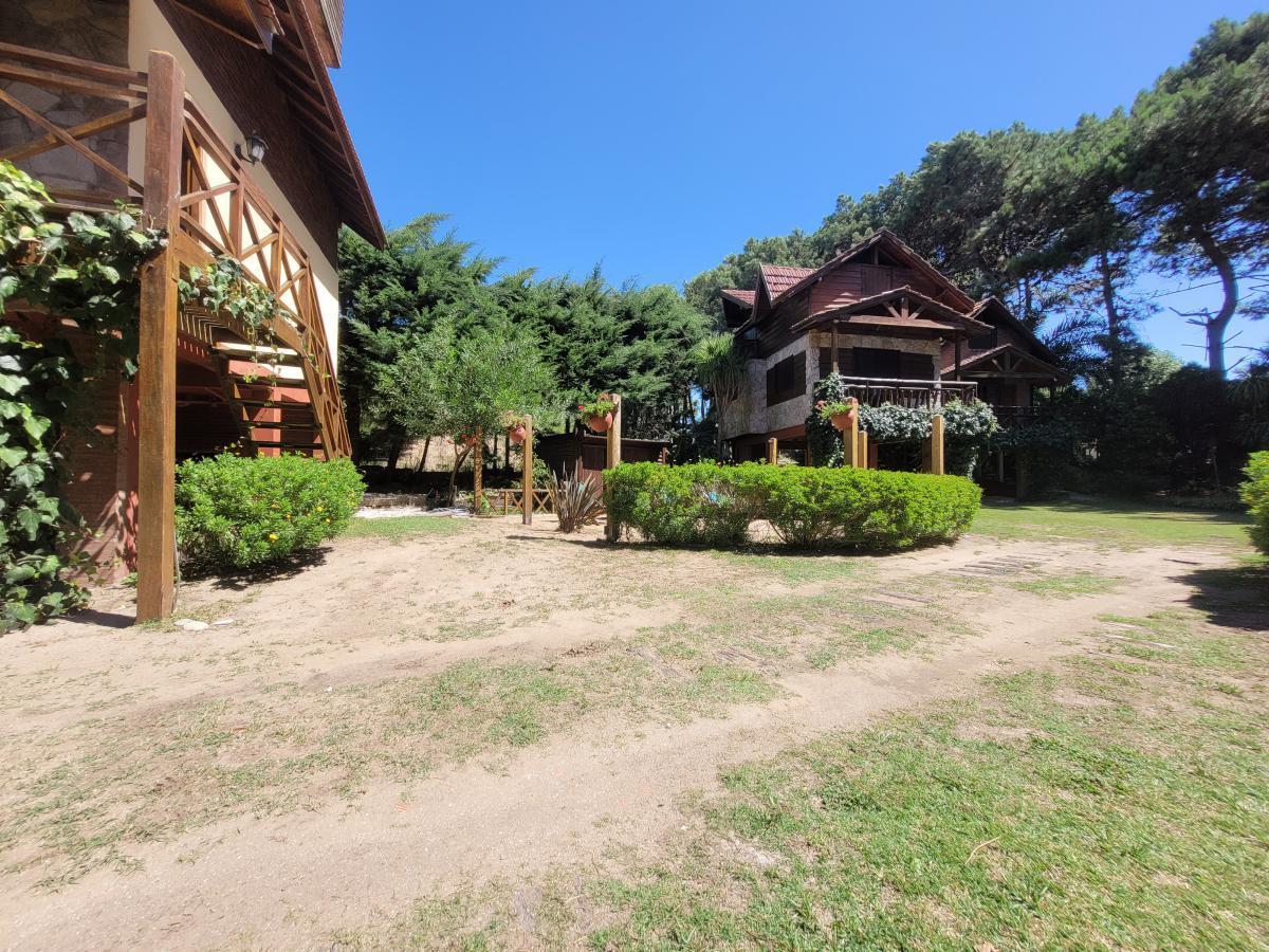 Complejo Vacacional de 6 Cabañas en Nueva Atlantis 1