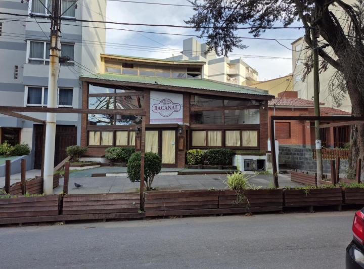 Excelente local comercial en San Bernardo (333)