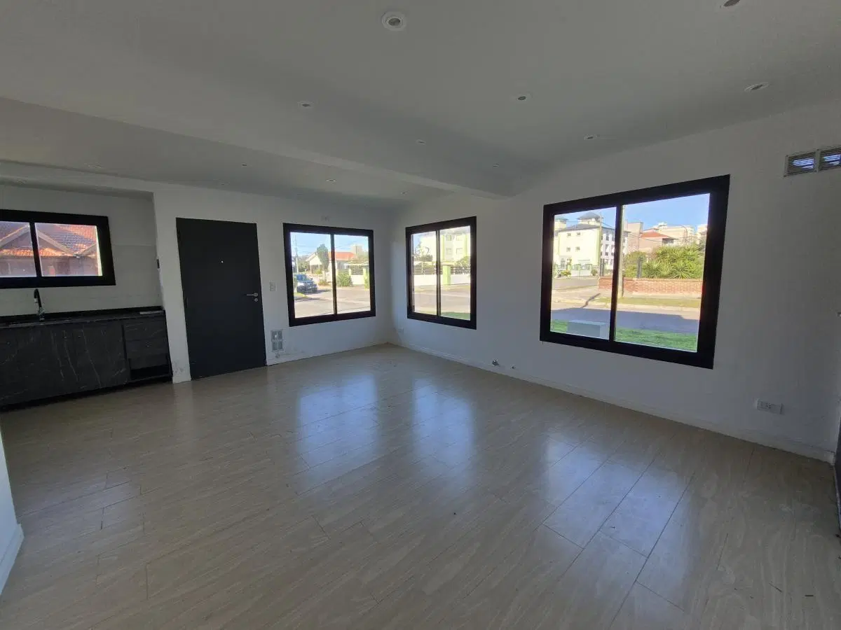 Destacado duplex de 4 ambientes a mts del Mar (1746) 3