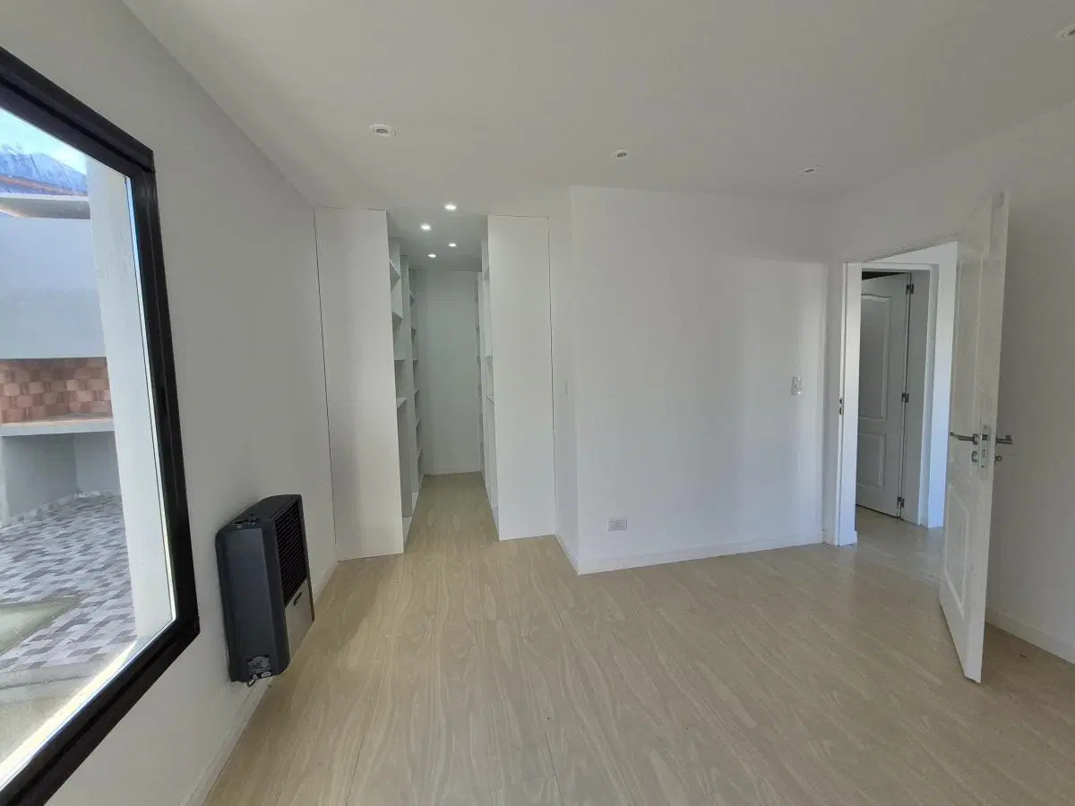 Destacado duplex de 4 ambientes a mts del Mar (1746) 2
