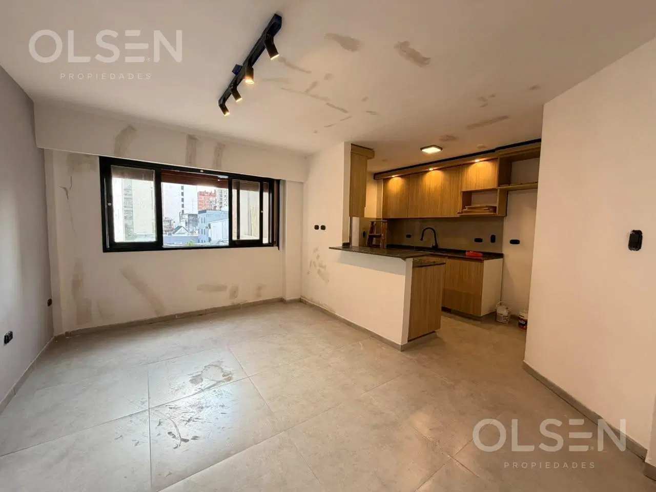 OPORTUNIDAD DE INVERSION | EDIFICIO COMPLETAMENTE RENOVADO CON BALCON y TERRAZA 2