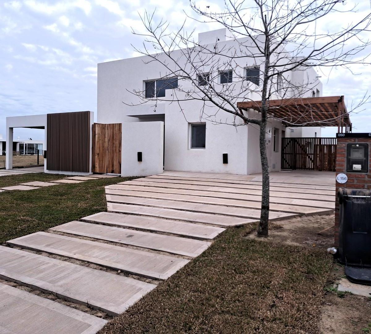Venta Casa Al Lago Central en Puertos, Escobar 5
